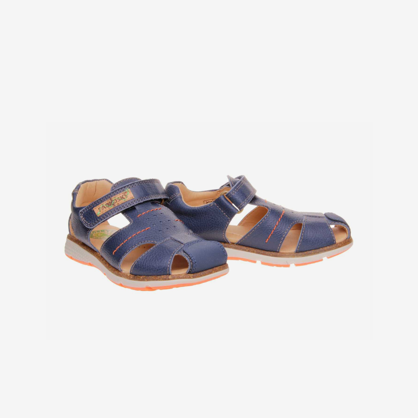 Sandalia de niño azul de velcro con puntera reforzada.