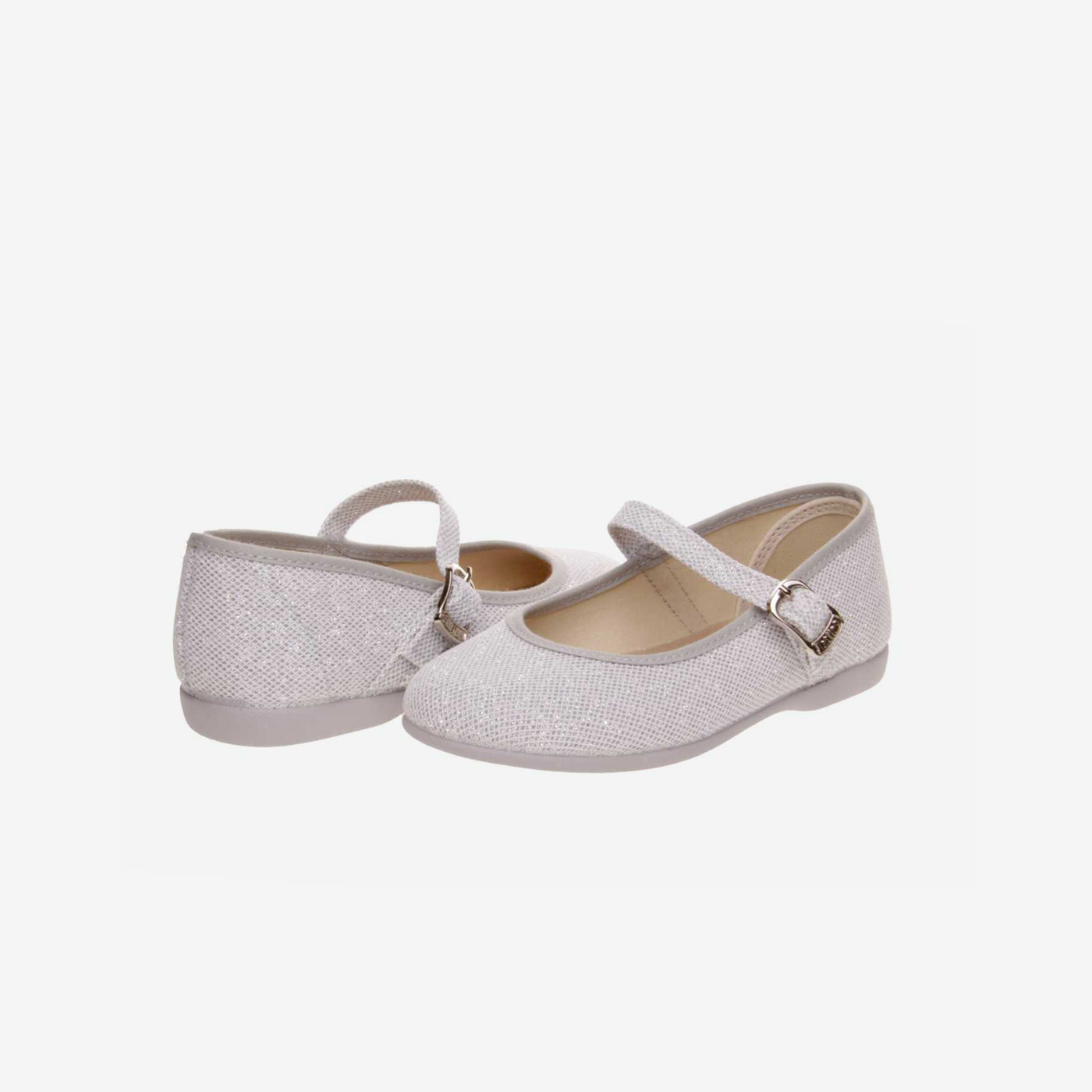 Mercedes niña con hebilla