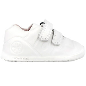 Deportivas Biomecanics blancas unisex, ligeras y transpirables. Doble velcro y suela flexible para acompañar los primeros pasos con comodidad y seguridad.