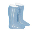 Calcetín alto calado celeste, de Cóndor