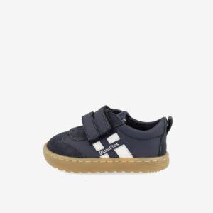 Zapatilla unisex de Blanditos azul marino para bebé. Doble velcro, suela blandita y agarre seguro. Ideal para moverse sin parar con estilo y comodidad.Zapatilla unisex de Blanditos azul marino para bebé. Doble velcro, suela blandita y agarre seguro. Ideal para moverse sin parar con estilo y comodidad.