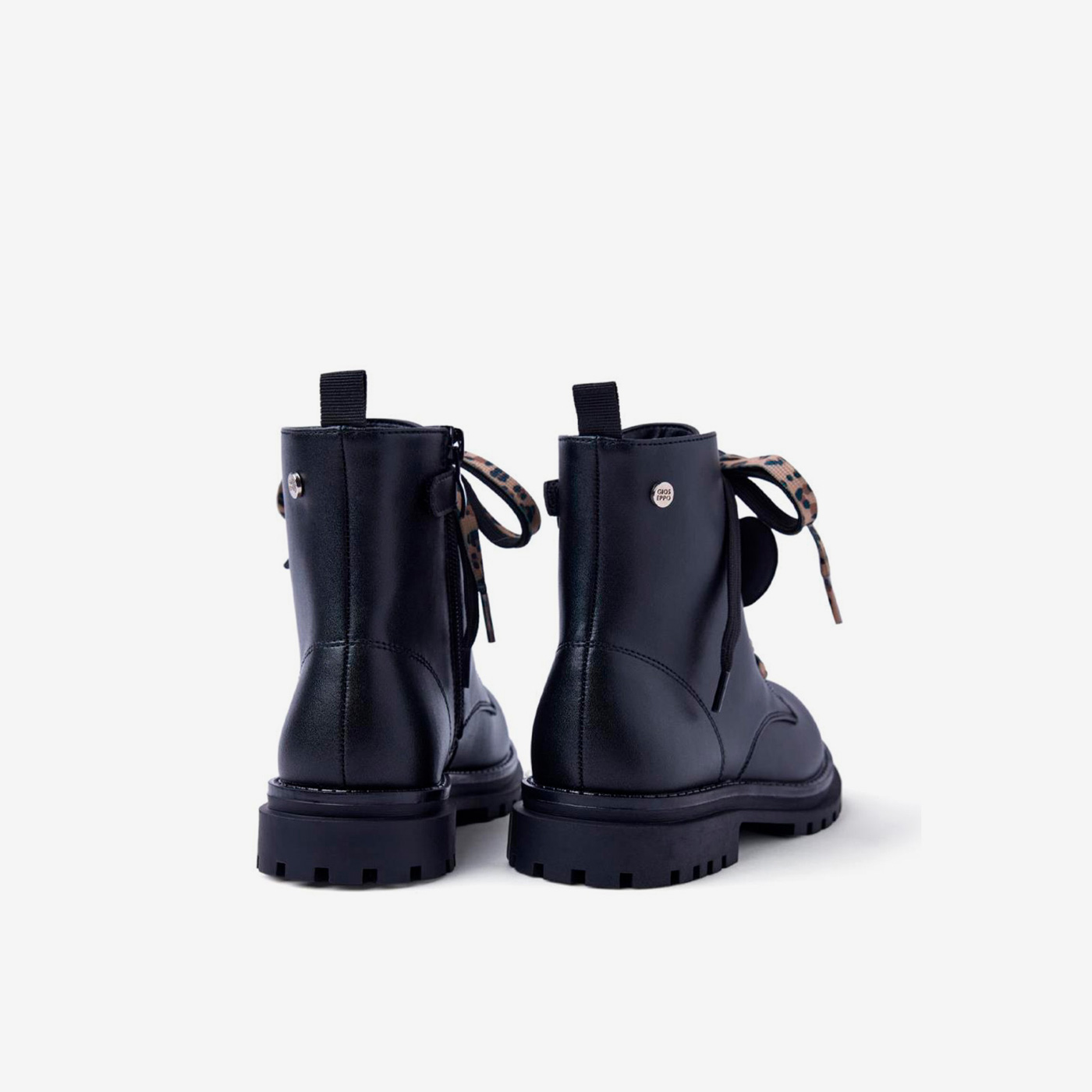 Bota tipo Martens de Gioseppo