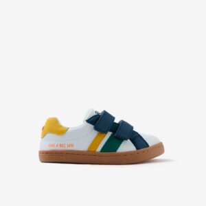 Deportiva respetusa retro Gioseppo para niño con doble velcro, suela de goma y diseño respetuoso. Perfecta para el cole, parques o salidas casuales con estilo.