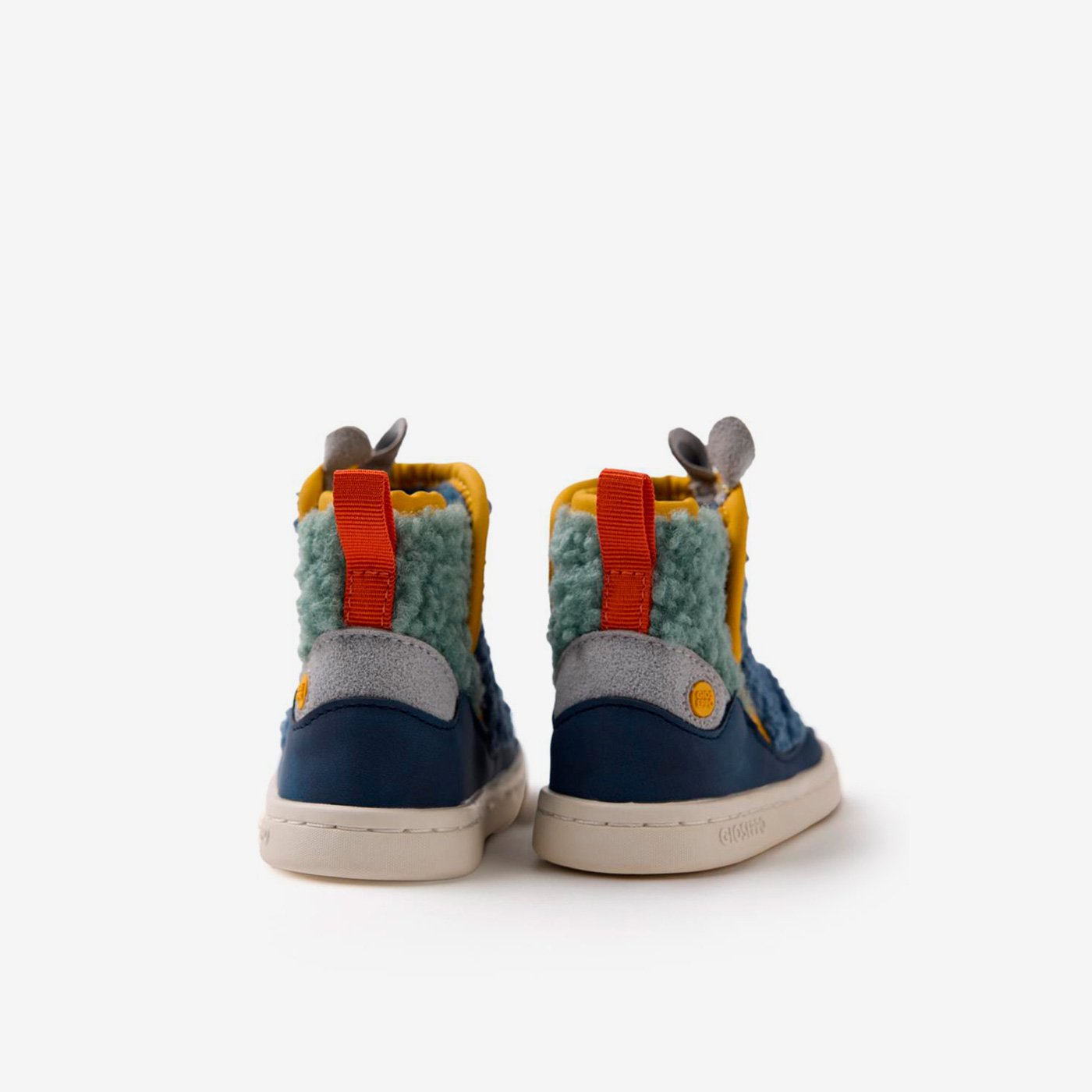 Botita niño respetuosa Gioseppo con suela de goma y puntera reforzada