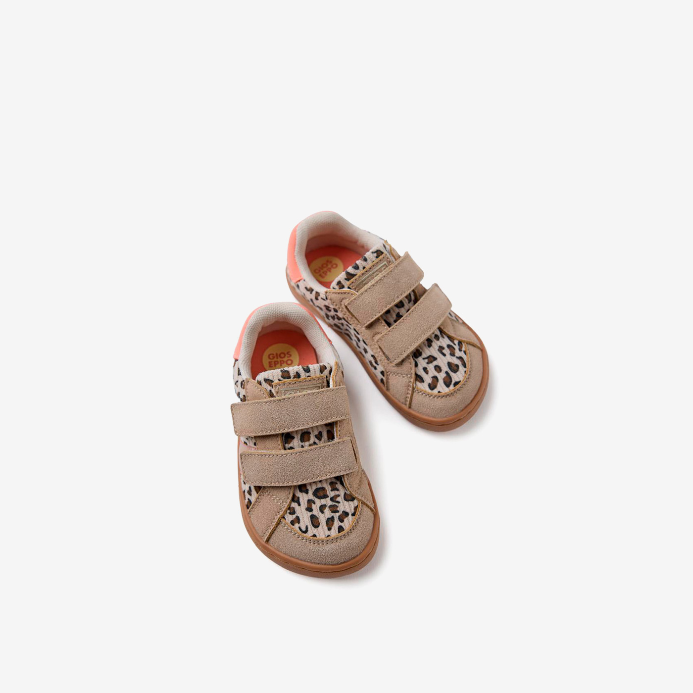 Deportiva respetuosa urbana con animal print, de Gioseppo