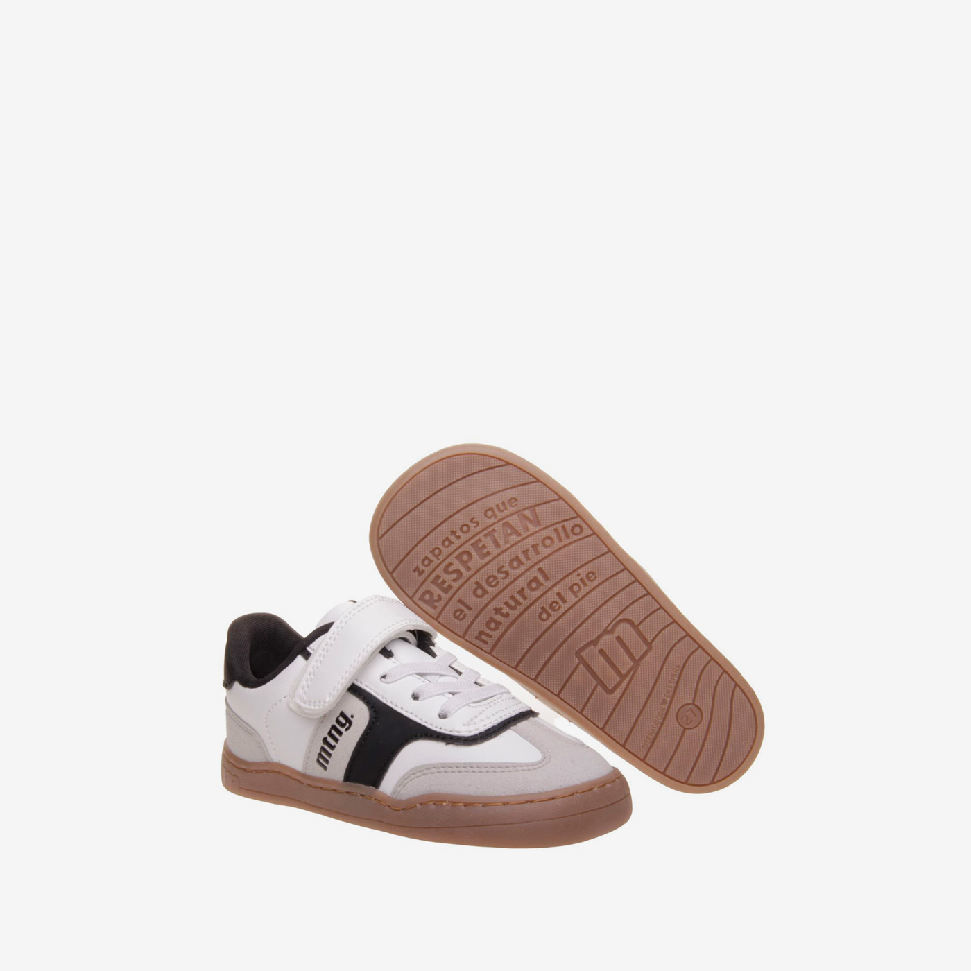 Deportiva Mustang blanca y negra para niño | Estilo urbano y comodidad diaria