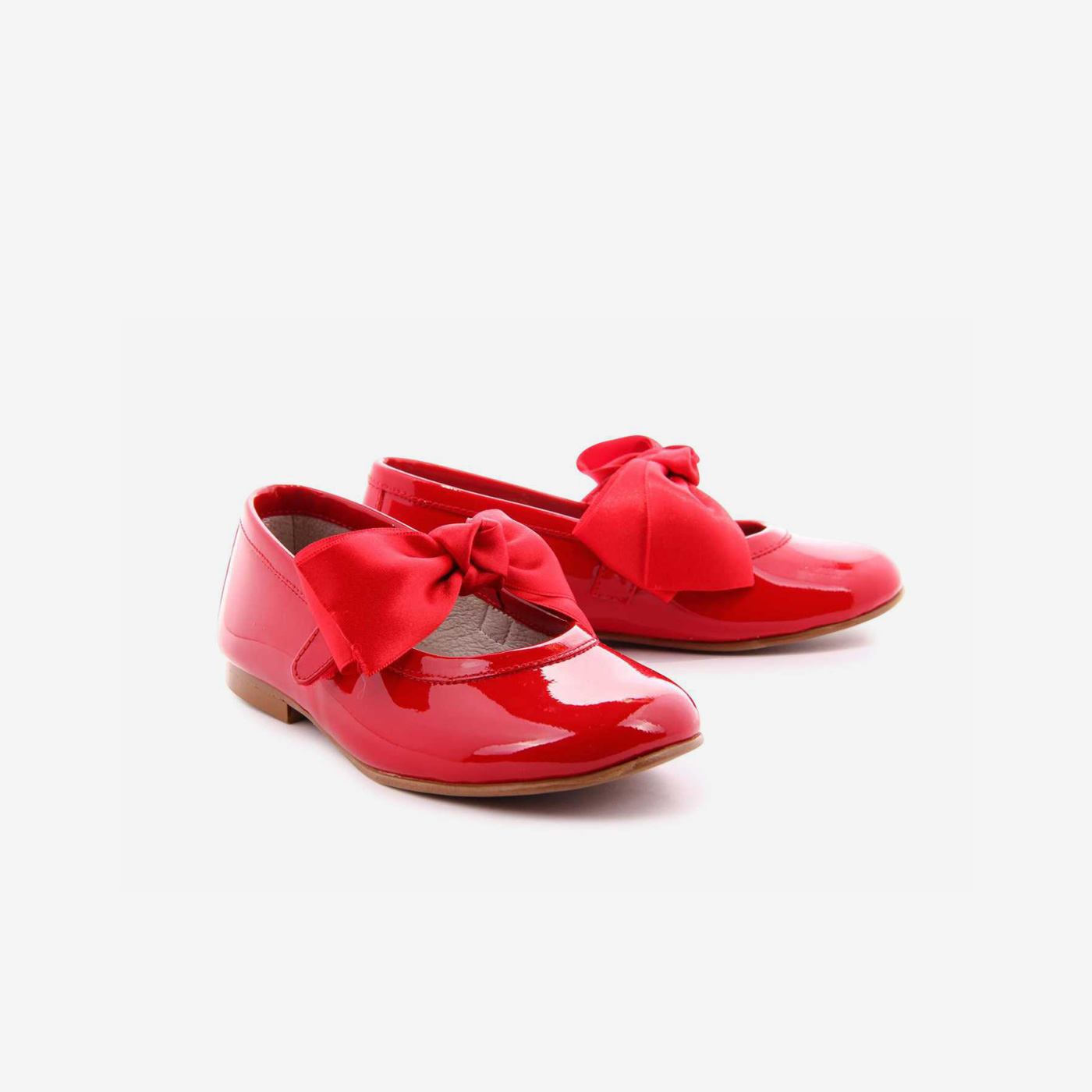 Mercedes en charol con lazo y velcro