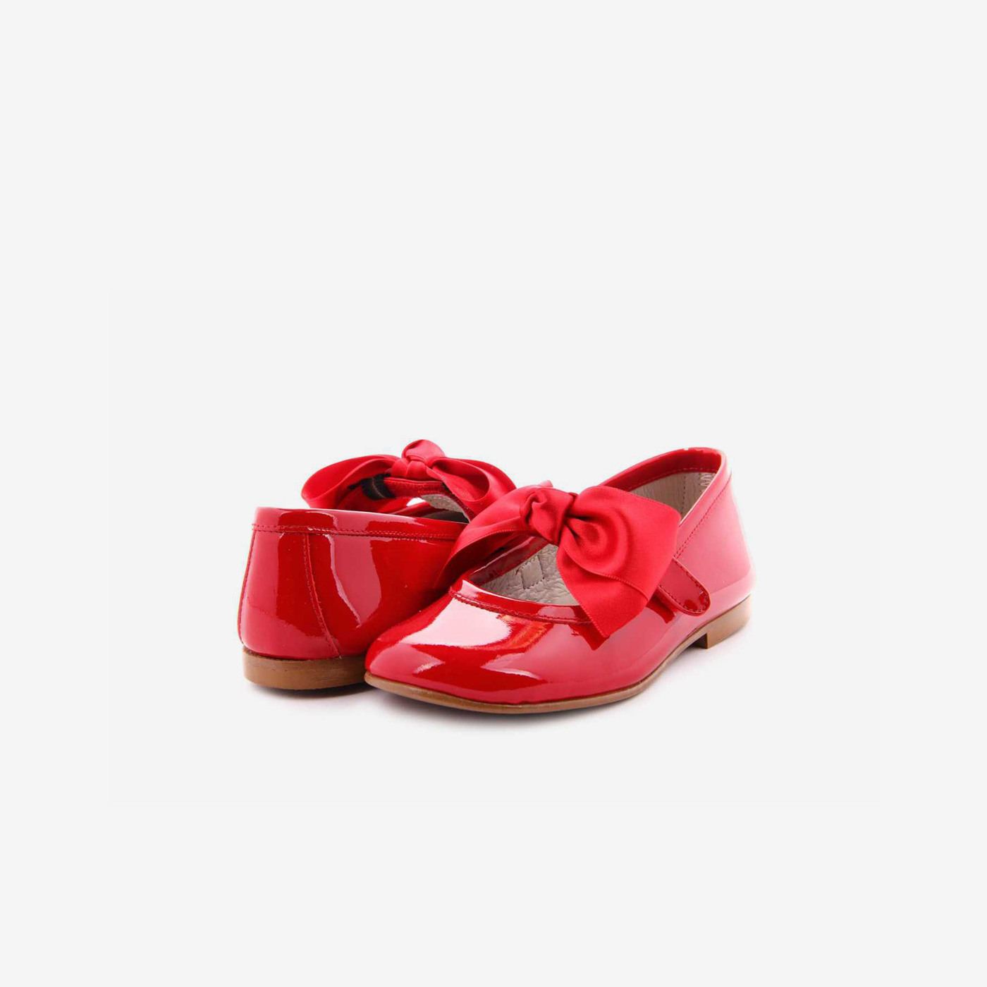 Mercedes en charol con lazo y velcro