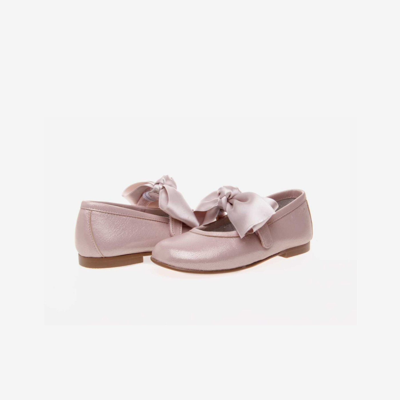 Mercedes en charol con lazo y velcro