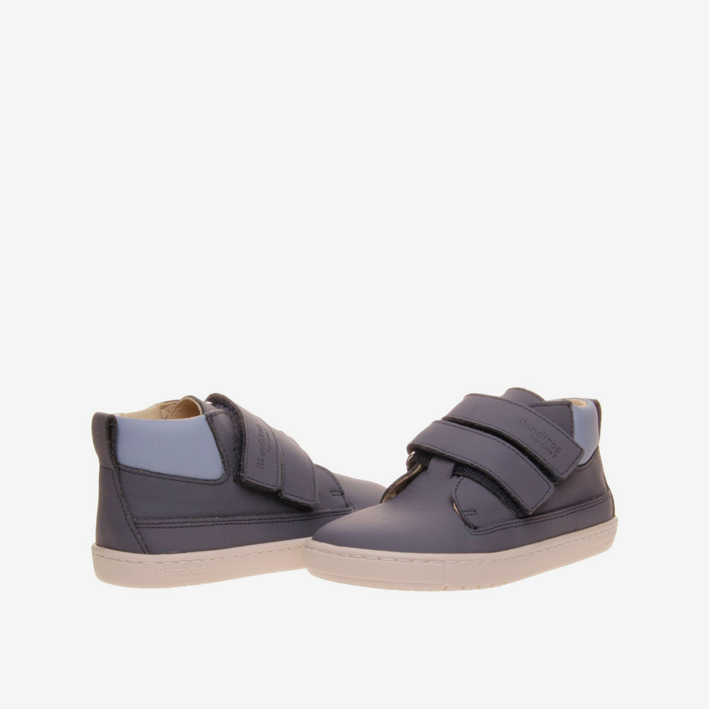 Crios & Blanditos bota respetuosa azul marino.