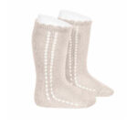 Calcetín alto calado en color beige