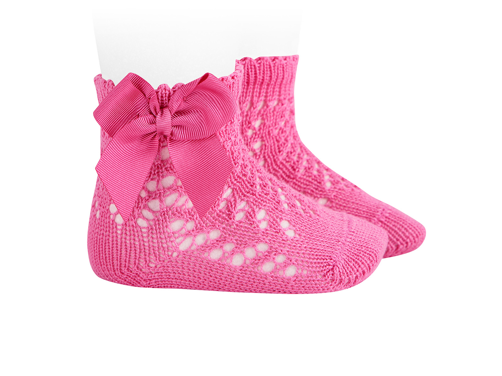 Calcetín corto calado con lazo fucsia, de Cóndor