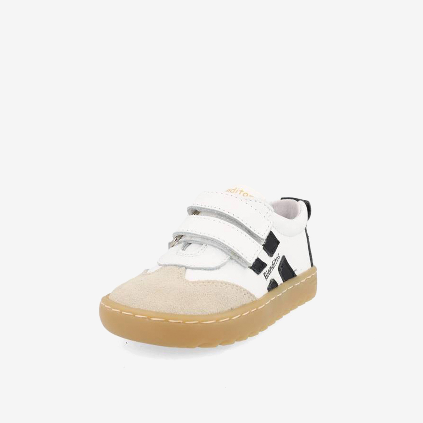 Zapatilla urbana blanca y negra, de Blanditos