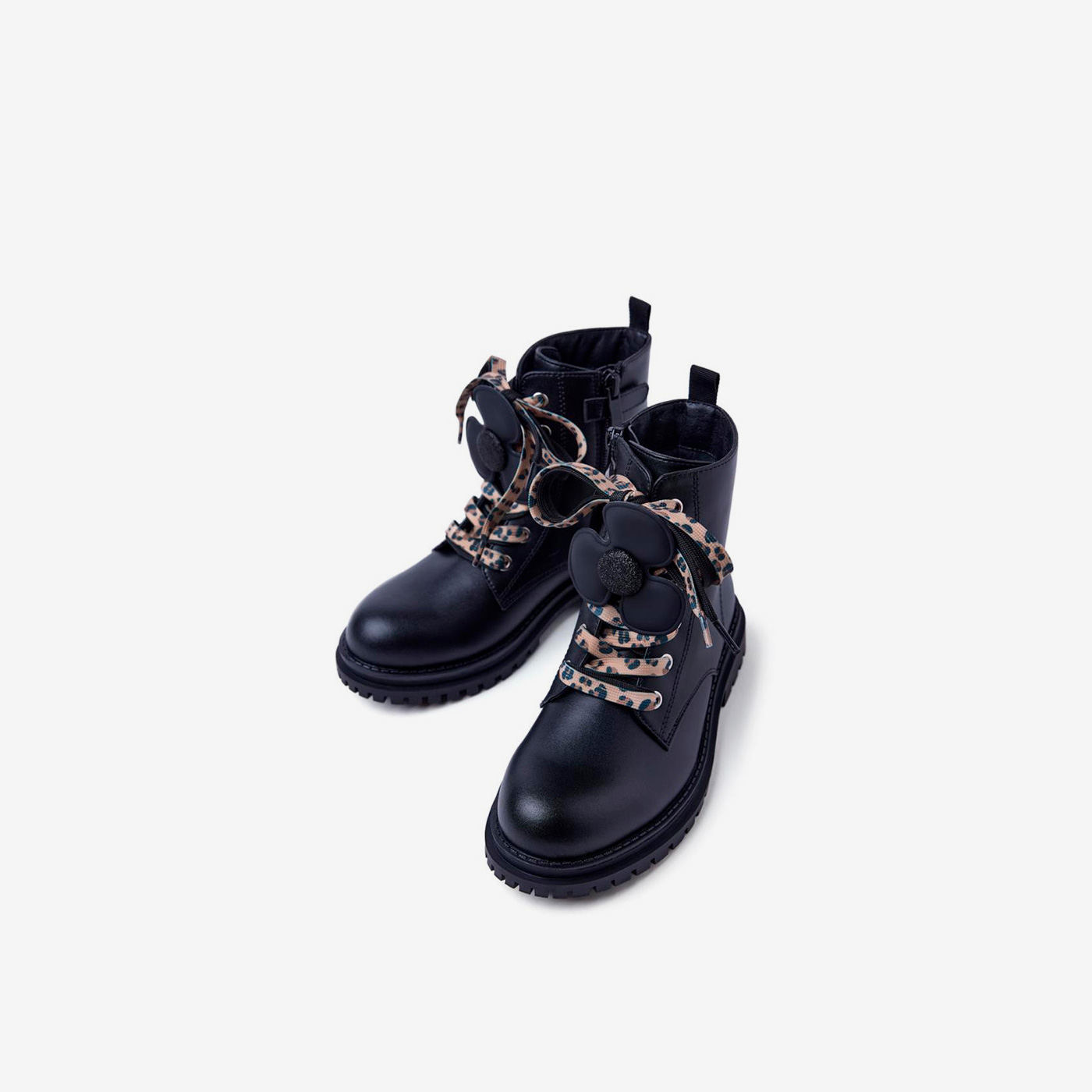 Bota tipo Martens de Gioseppo