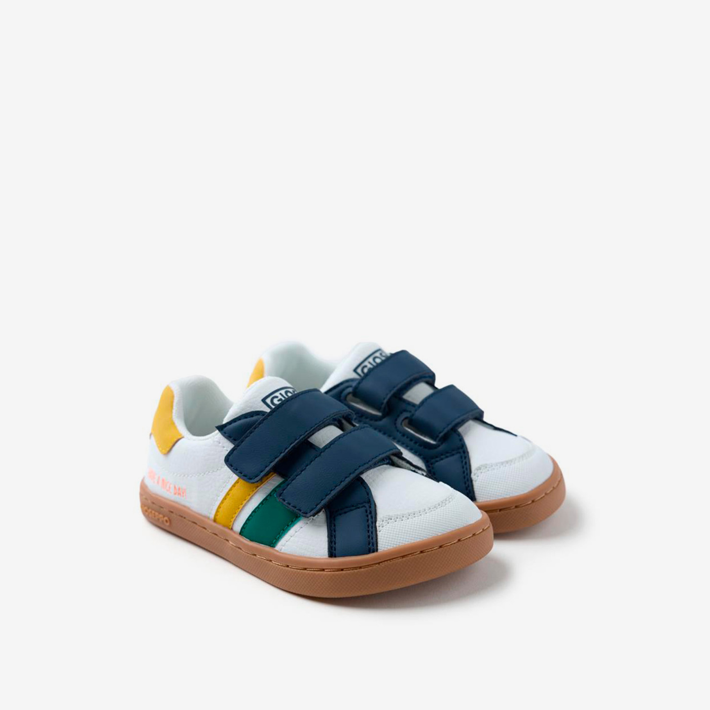 Deportiva respetuosa urbana con diseño retro, de Gioseppo