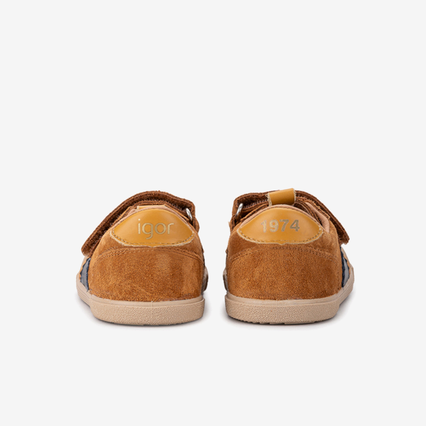 Deportiva respetuosa Igor camel. Comodidad y autonomía para su día a día